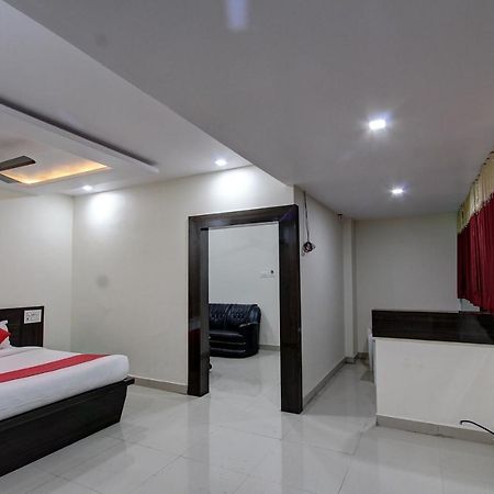 Collection O 38566 Mk Hotel And Lodge Kulbarga Exterior foto