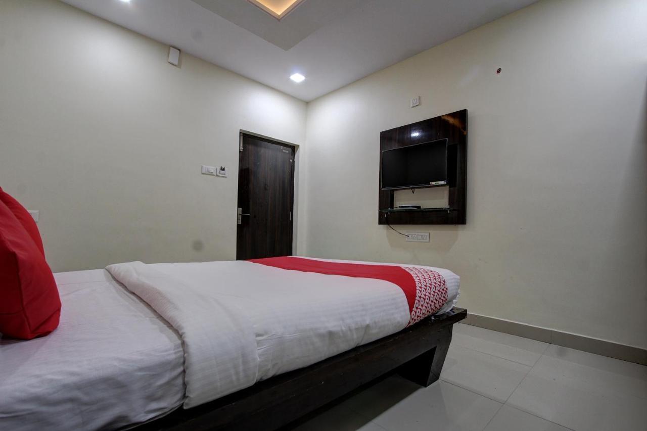 Collection O 38566 Mk Hotel And Lodge Kulbarga Exterior foto